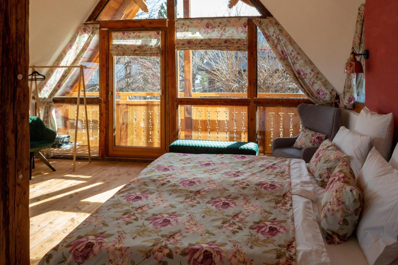 Casele Cu Stuf B&B Haus Ulrike Sălicea Eksteriør bilde